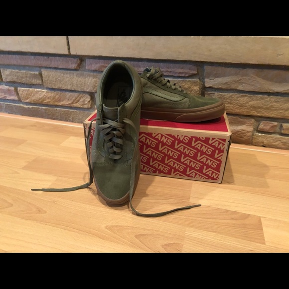 Vans - Picture 3 of 5